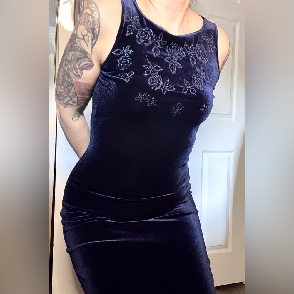 90s 🥀Vintage Royal Blue velvet maxi with sparkly rose detail